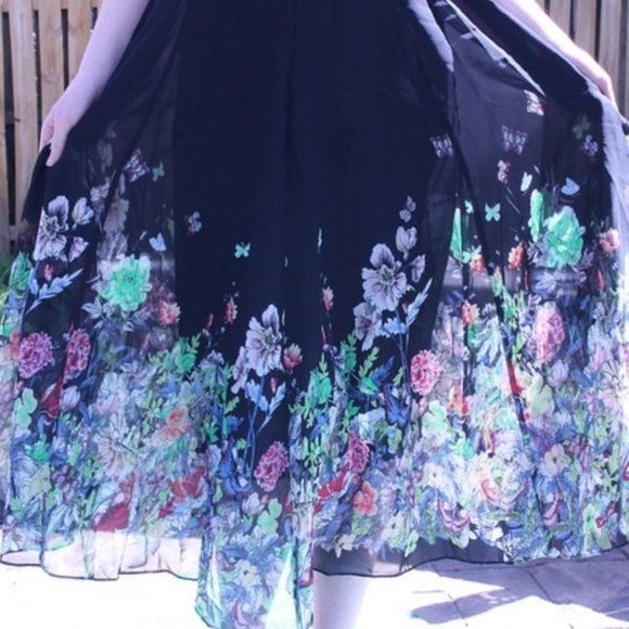 HOST PICK Black and Floral Floryday Dress - Picture 6 of 7
